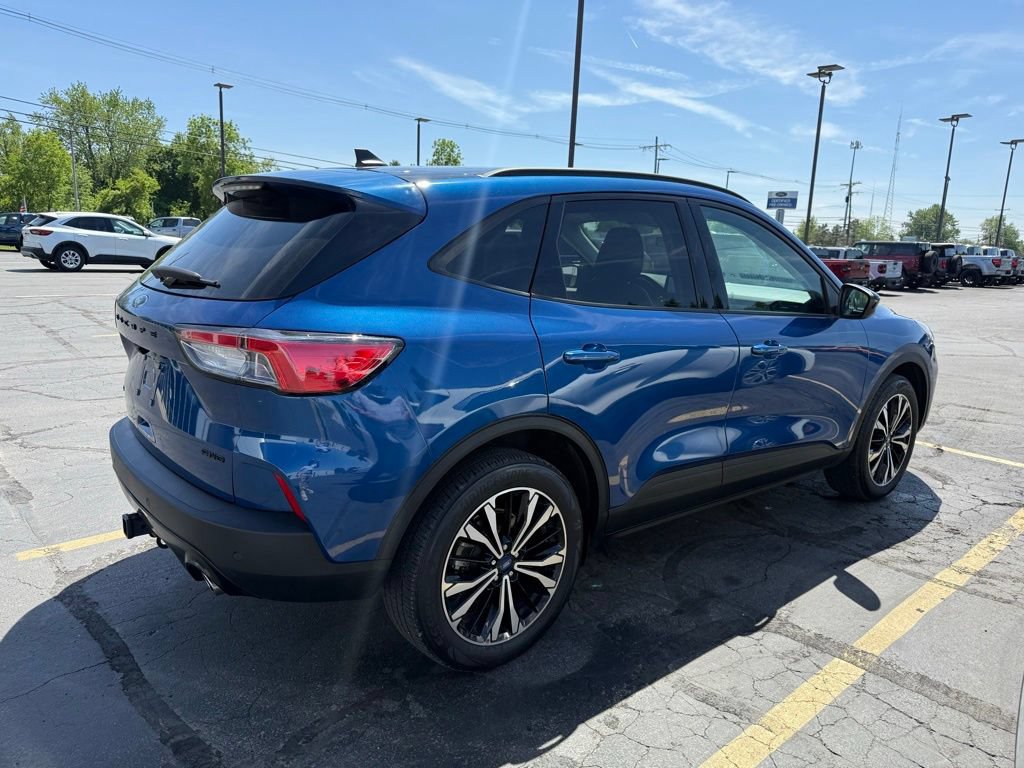 Certified 2022 Ford Escape SEL w/ SEL Stealth AWD Package image 10
