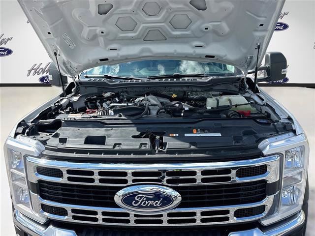 Certified 2025 Ford F550 4x4 Crew Cab Super Duty w/ XL Chrome Package image 27