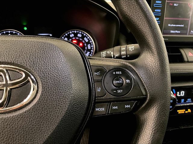 Used 2022 Toyota RAV4 XLE AWD/4WD image 18