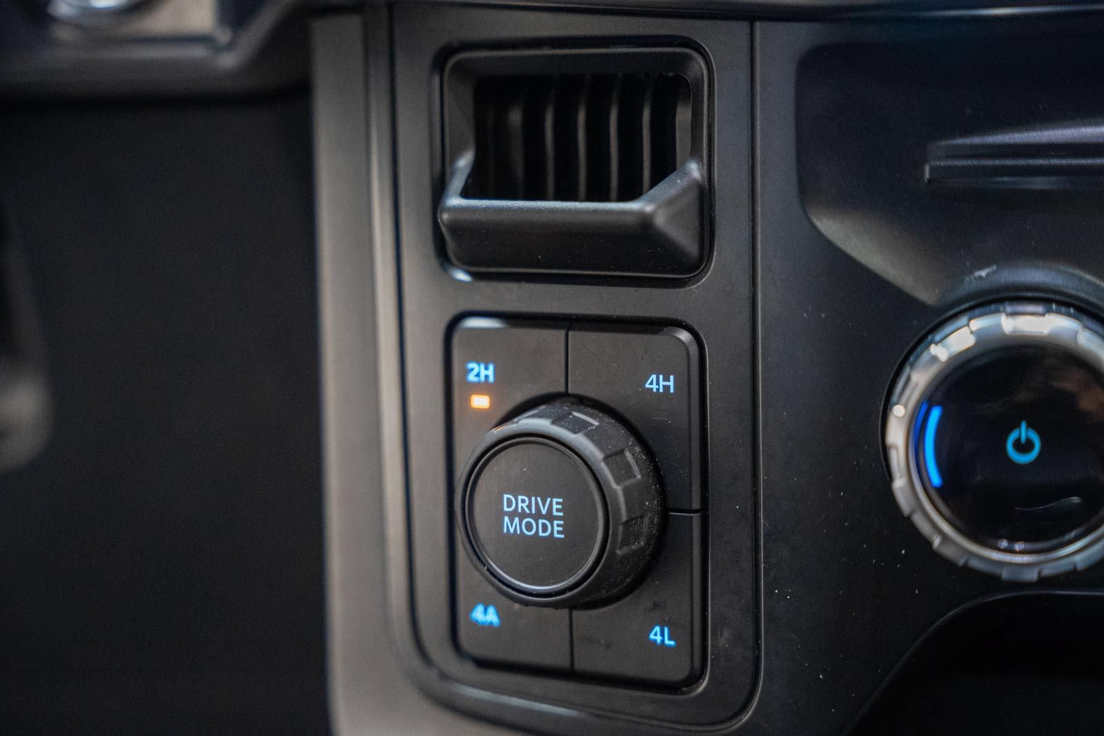 Certified 2024 Ford F150 Lariat AWD/4WD image 27