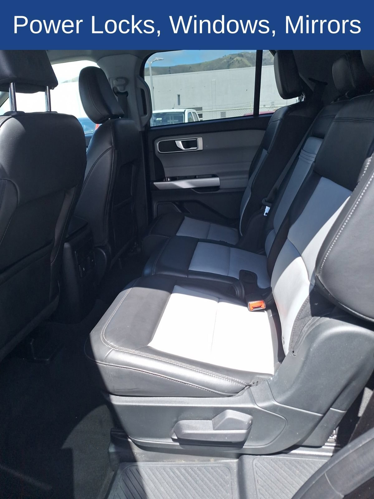 Certified 2022 Ford Explorer XLT w/ Equipment Group 202A RWD image 17