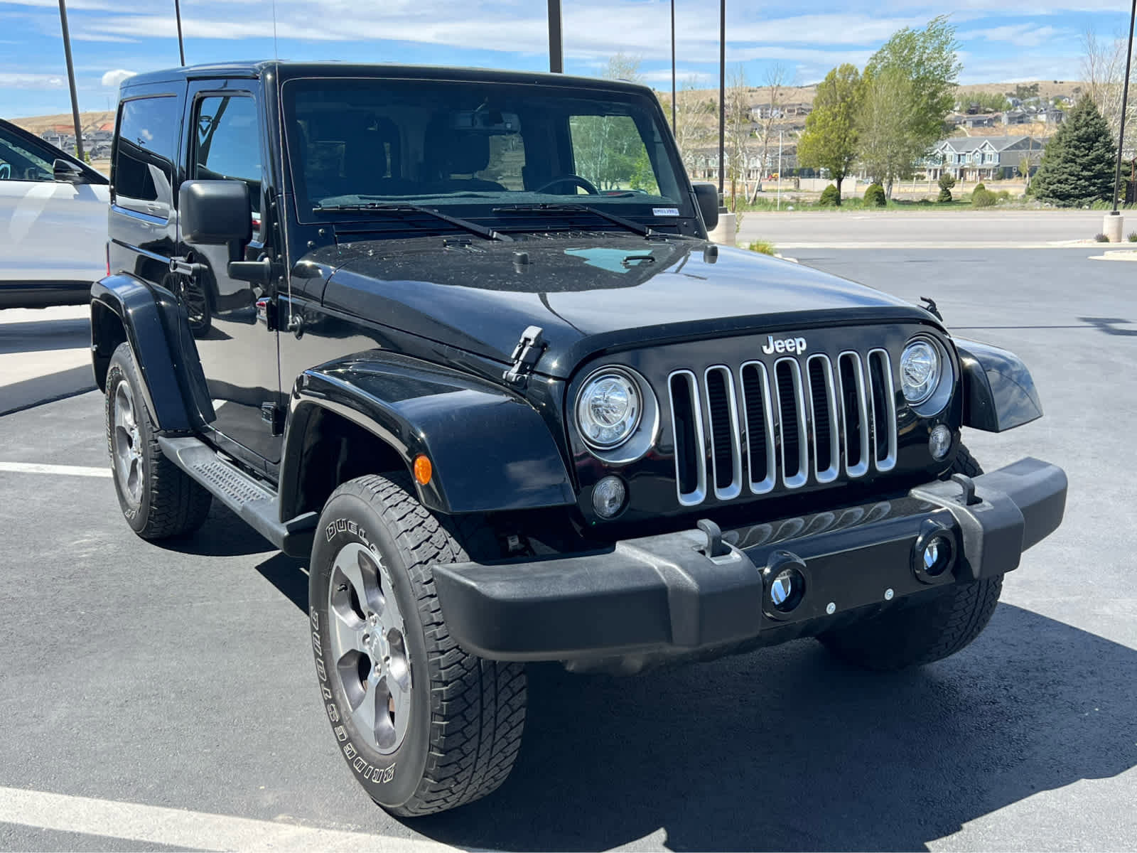 Used 2018 Jeep Wrangler Sahara w/ Connectivity Group AWD/4WD image 10