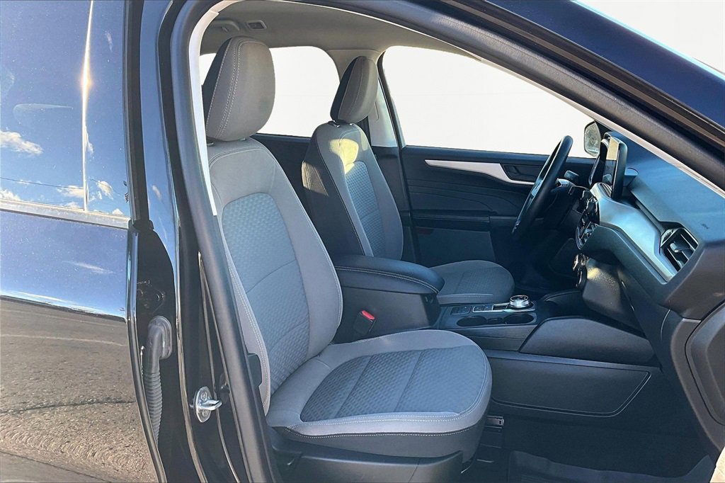 Certified 2022 Ford Escape SE w/ Cold Weather Package image 9