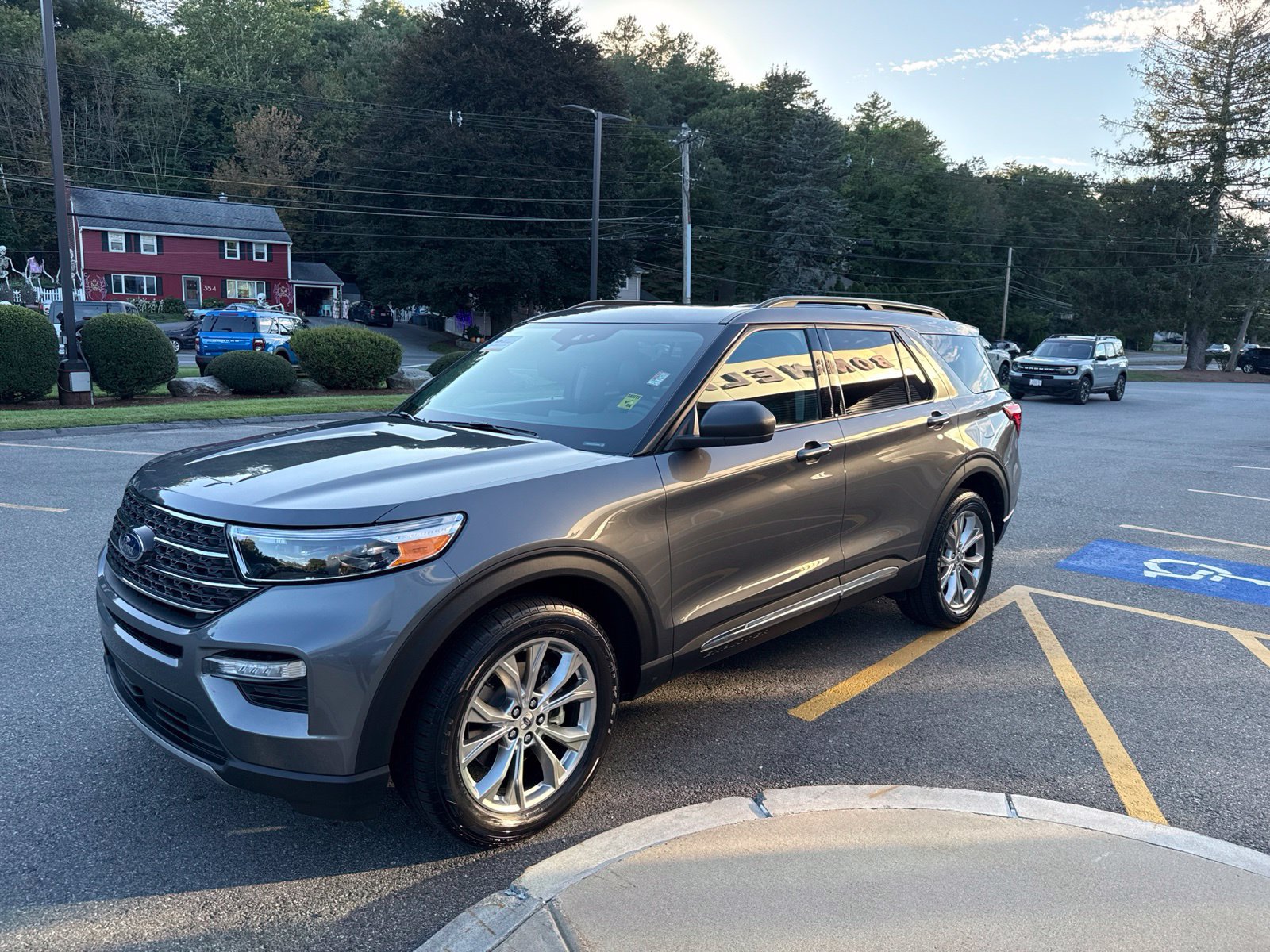 Certified 2024 Ford Explorer XLT w/ Equipment Group 202A AWD/4WD image 4