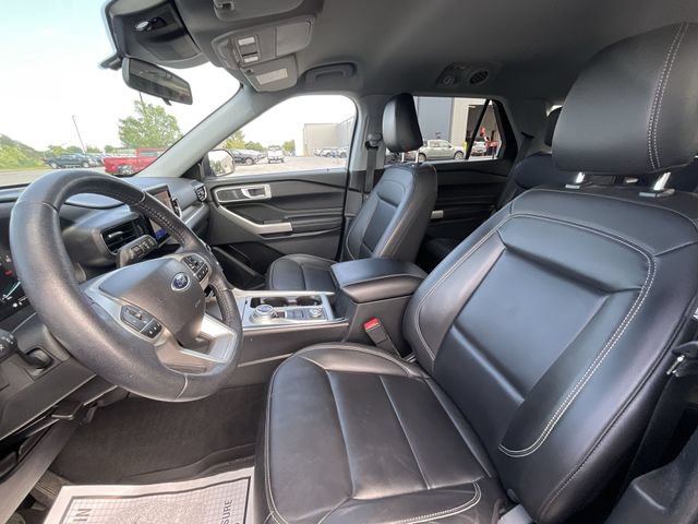 Certified 2022 Ford Explorer XLT w/ Equipment Group 202A AWD/4WD image 12