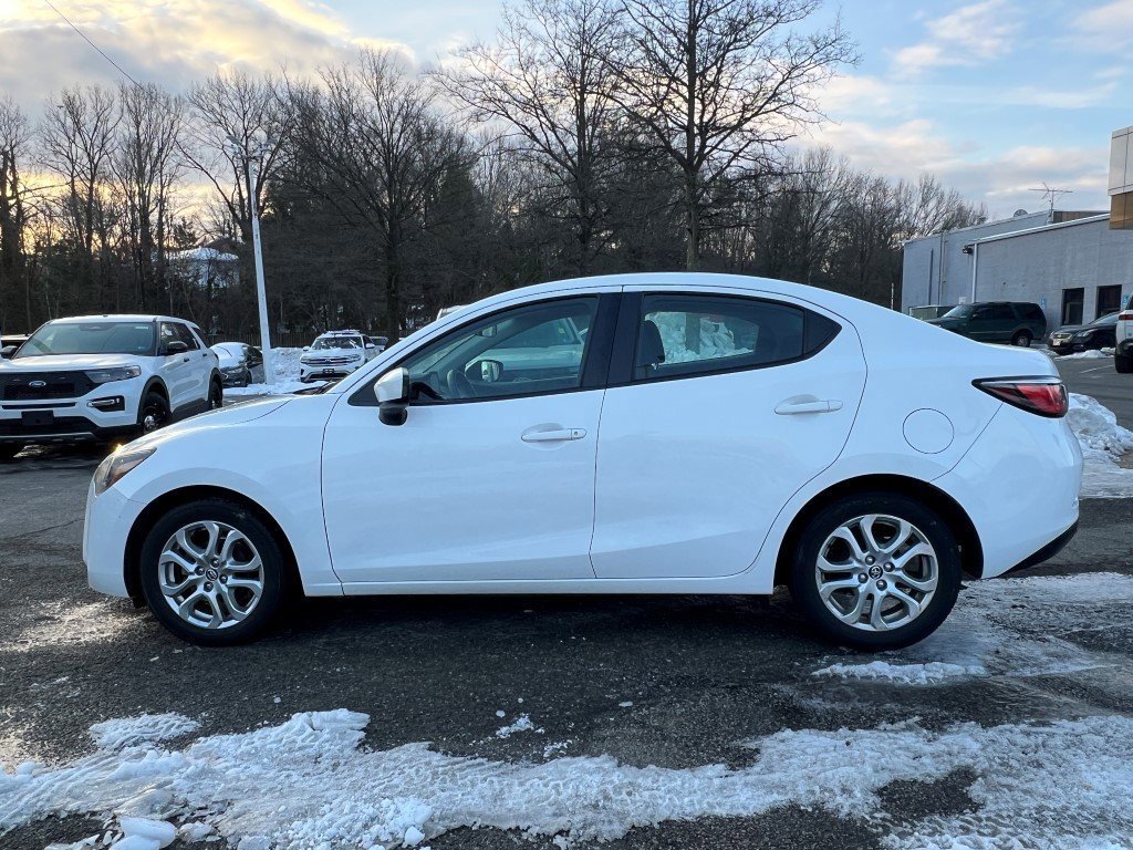 Used 2018 Toyota Yaris iA image 2