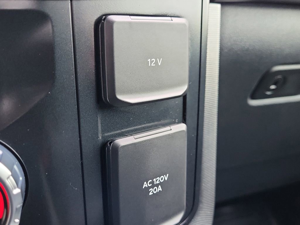 Certified 2024 Ford F150 Platinum w/ Equipment Group 702A High image 29