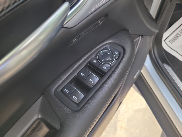 Used 2025 Cadillac XT5 Sportv AWD/4WD image 11