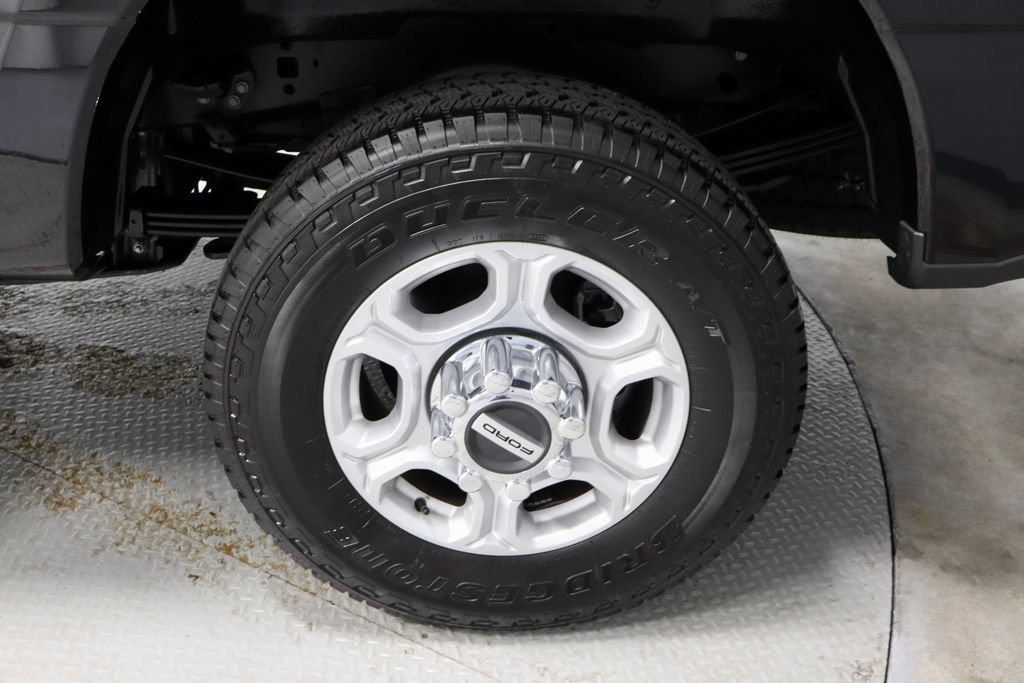 Certified 2025 Ford F350 XLT w/ FX4 Off-Road Package AWD/4WD image 18