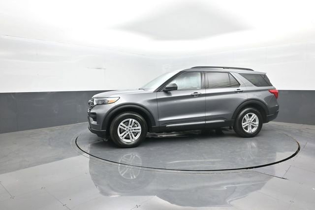 Certified 2022 Ford Explorer XLT w/ Class IV Trailer Tow Package AWD/4WD image 4