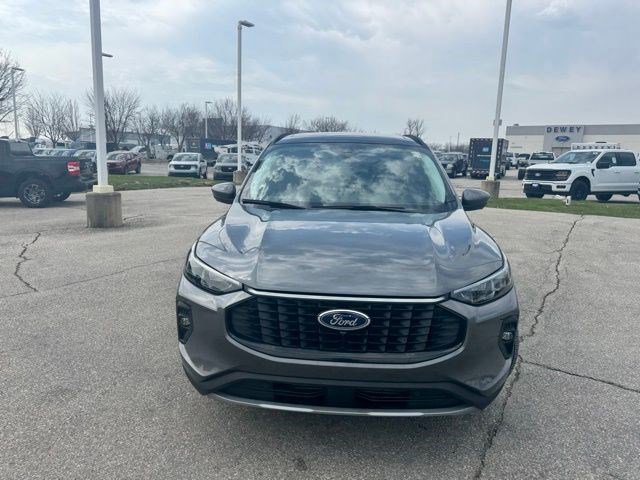 Certified 2024 Ford Escape Platinum w/ Class II Trailer Tow Package image 8