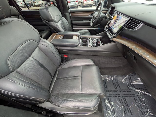 Used 2024 Jeep Grand Wagoneer L 4WD image 31