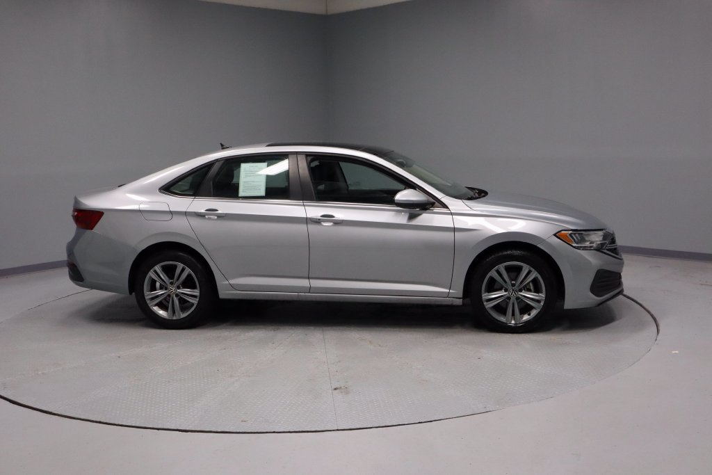 Used 2024 Volkswagen Jetta SE FWD image 12