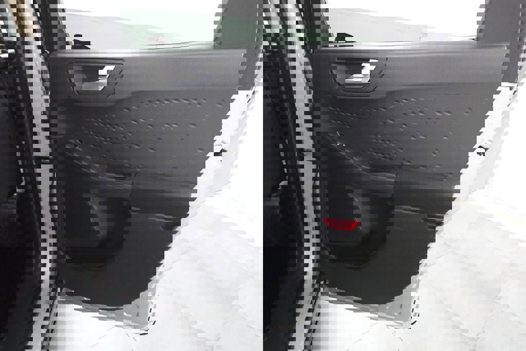 Certified 2020 Ford Escape SE image 28