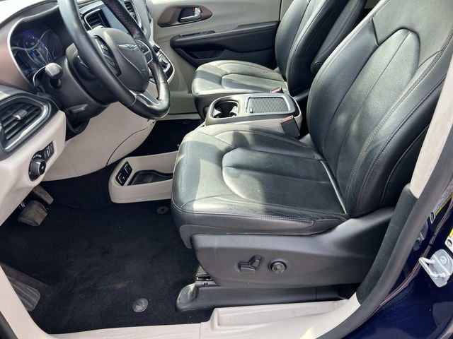 Used 2019 Chrysler Pacifica Touring-L Plus FWD image 22