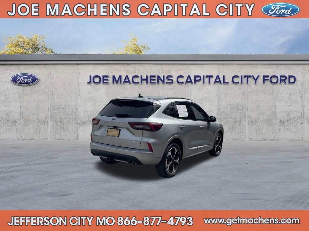 Certified 2023 Ford Escape ST-Line Select w/ Tech Pack #2 image 5