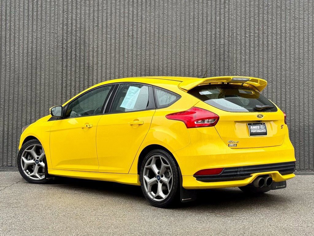 Certified 2018 Ford Focus ST image 5