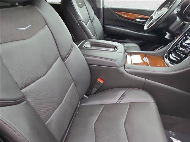 Used 2020 Cadillac Escalade Premium Luxury w/ Escalade Sport Edition AWD/4WD image 23