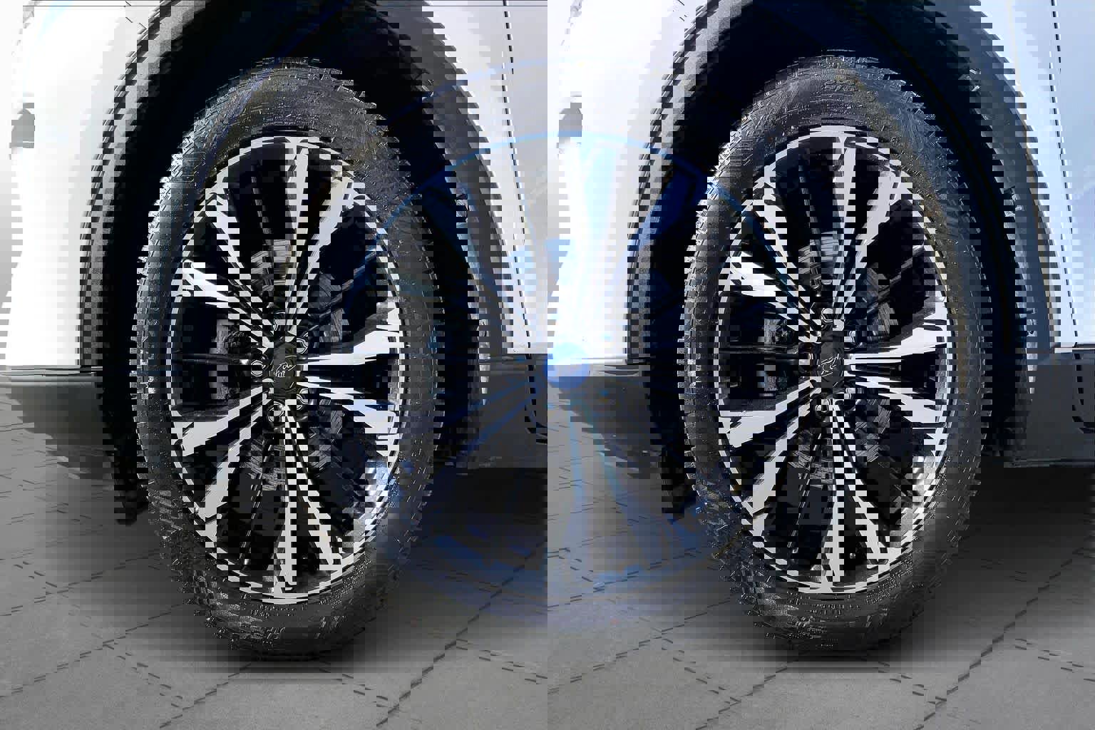 Certified 2022 Ford Escape SE w/ SE Sport Appearance Package FWD image 13