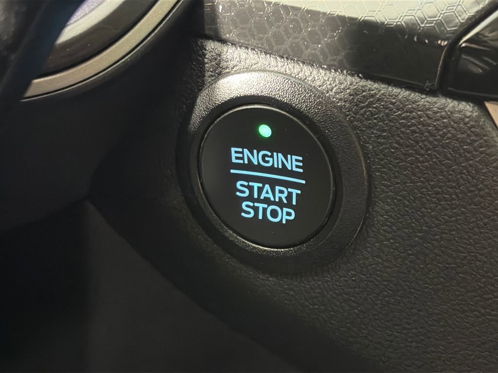 Certified 2022 Ford Escape SEL w/ SEL Stealth AWD Package image 23