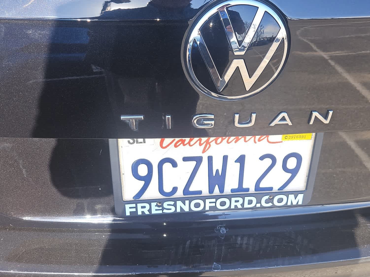 Used 2022 Volkswagen Tiguan SE R-Line image 8