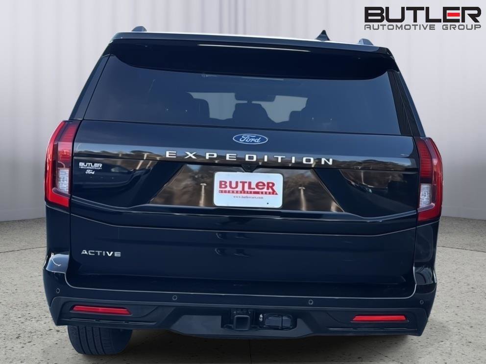 Certified 2025 Ford Expedition Active image 4