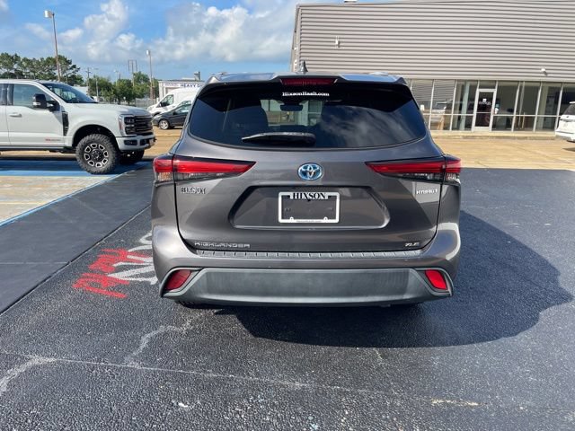Used 2023 Toyota Highlander XLE FWD image 6