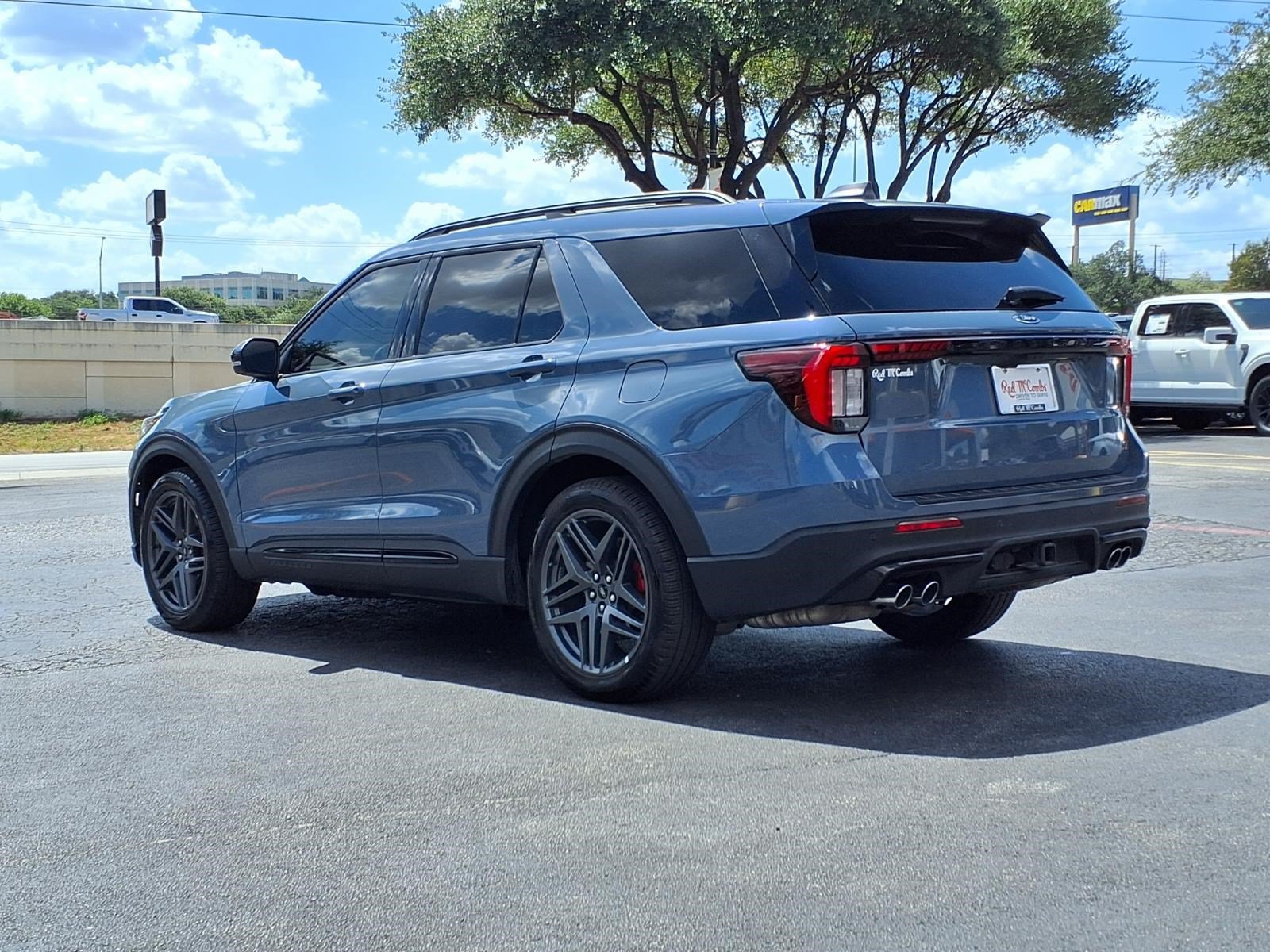 Certified 2025 Ford Explorer ST AWD/4WD image 8