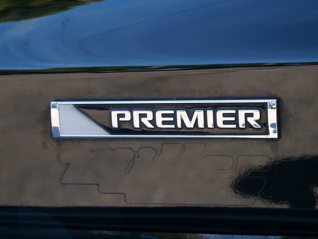 Used 2018 Chevrolet Suburban Premier AWD/4WD image 10
