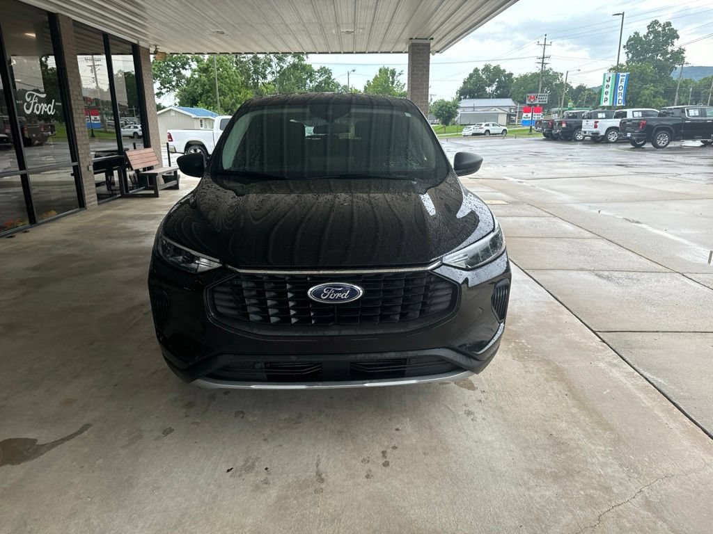 Certified 2023 Ford Escape Active w/ Tech Pack #1 FWD image 2