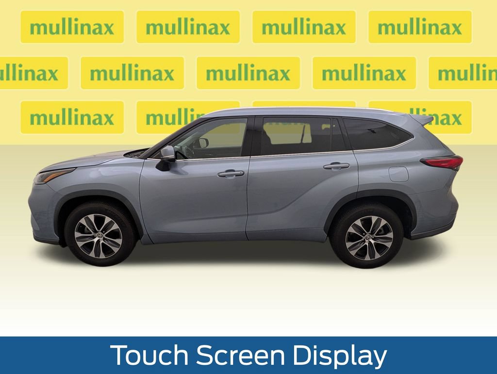 Used 2021 Toyota Highlander XLE FWD image 11