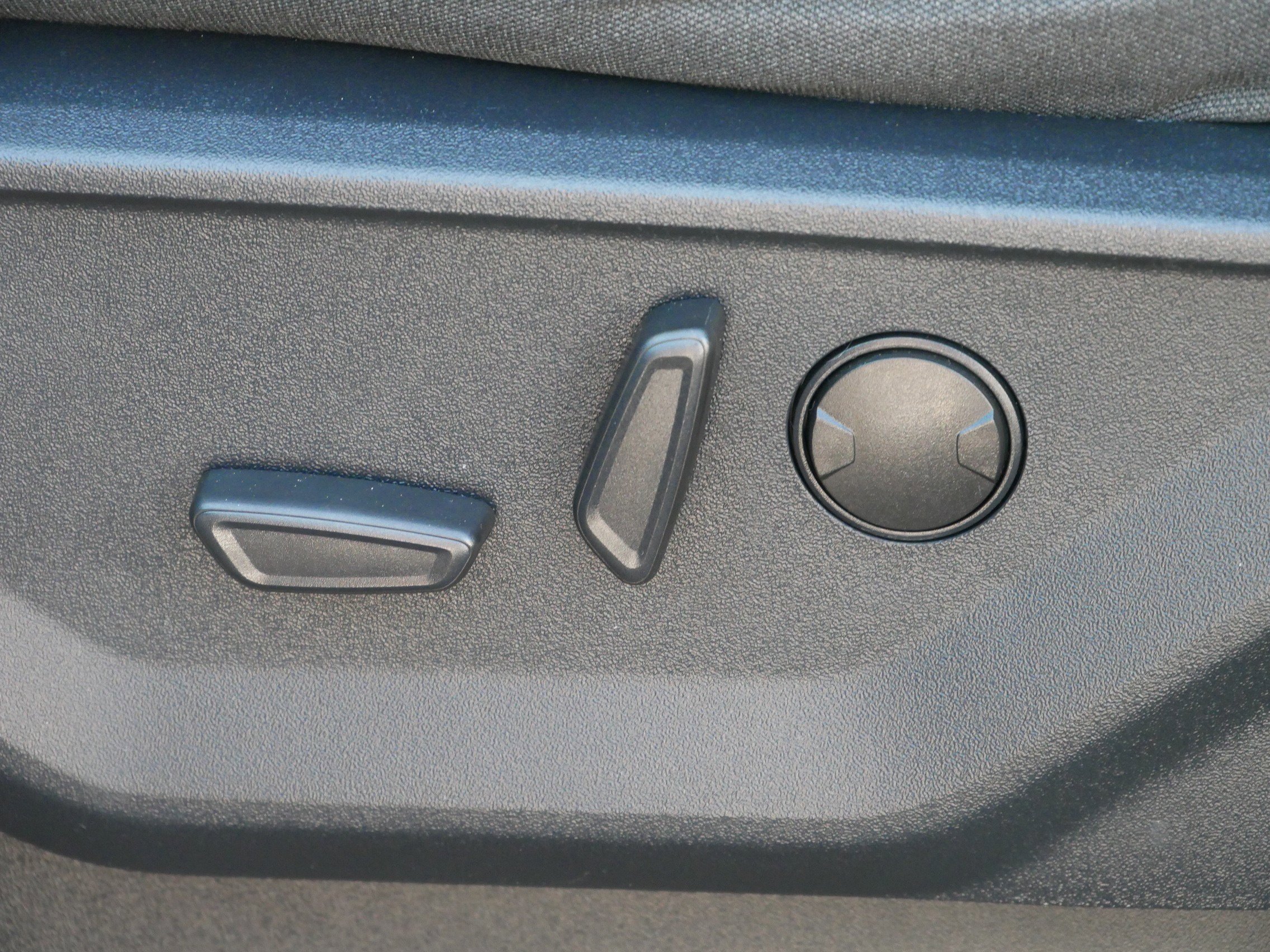 Certified 2022 Ford F150 XLT w/ Equipment Group 302A High image 12