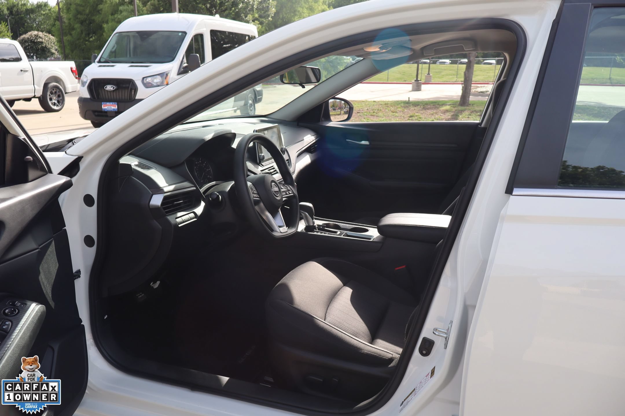 Used 2025 Nissan Altima 2.5 SV FWD image 23