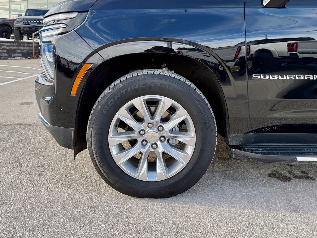 Used 2025 Chevrolet Suburban Premier w/ Sun And Tow Package image 38