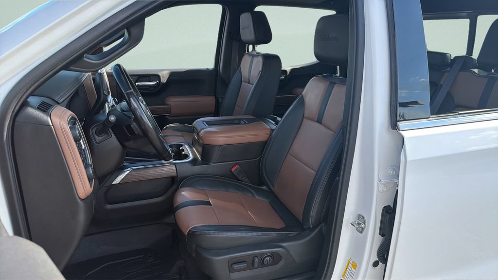 Used 2022 Chevrolet Silverado 1500 High Country w/ Technology Package AWD/4WD image 4
