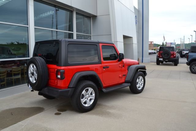 Used 2022 Jeep Wrangler Sport AWD/4WD image 3