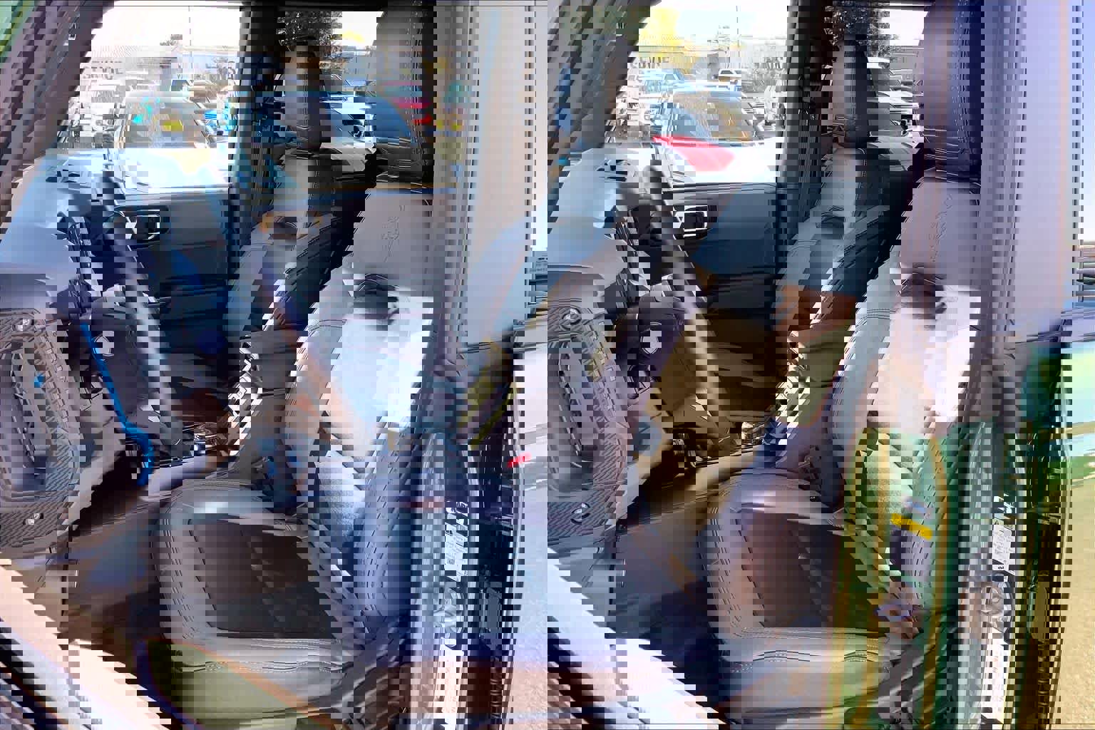 Certified 2024 Ford Bronco Black Diamond image 7