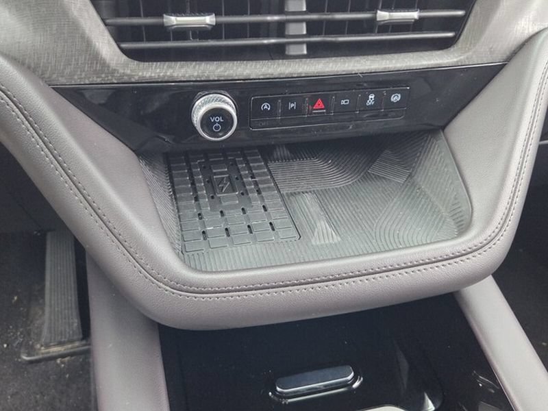 Certified 2025 Ford Explorer Platinum RWD image 20