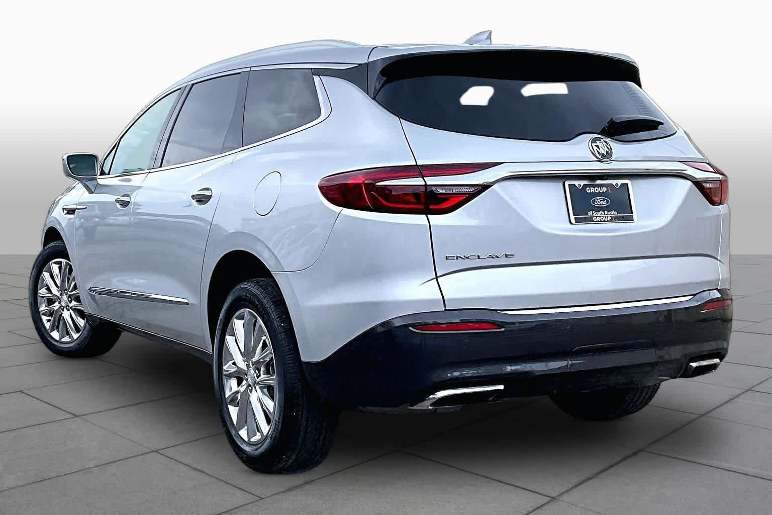 Used 2020 Buick Enclave Essence FWD image 12