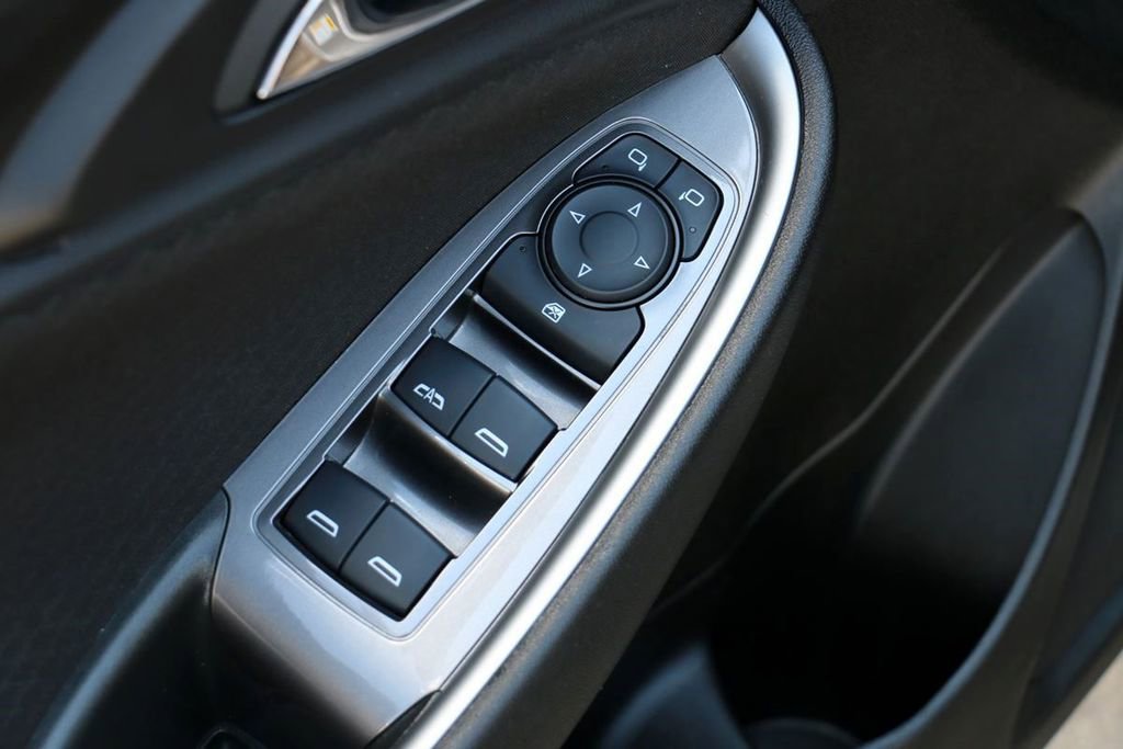 Used 2025 Chevrolet Malibu LT FWD image 16