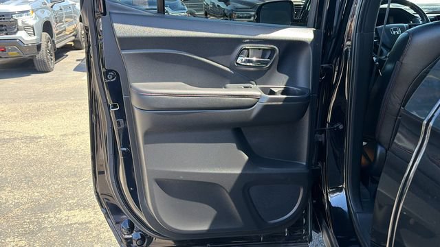 Used 2025 Honda Ridgeline Black Edition image 14