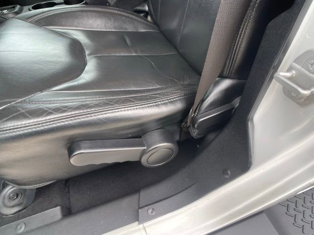 Used 2017 Jeep Wrangler Unlimited Sahara AWD/4WD image 15