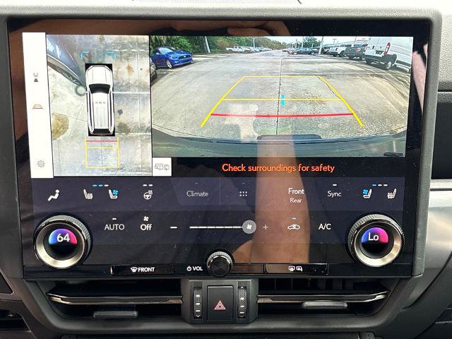 Used 2025 Lexus GX 550 w/ Accessory Package (Z1) AWD/4WD image 24