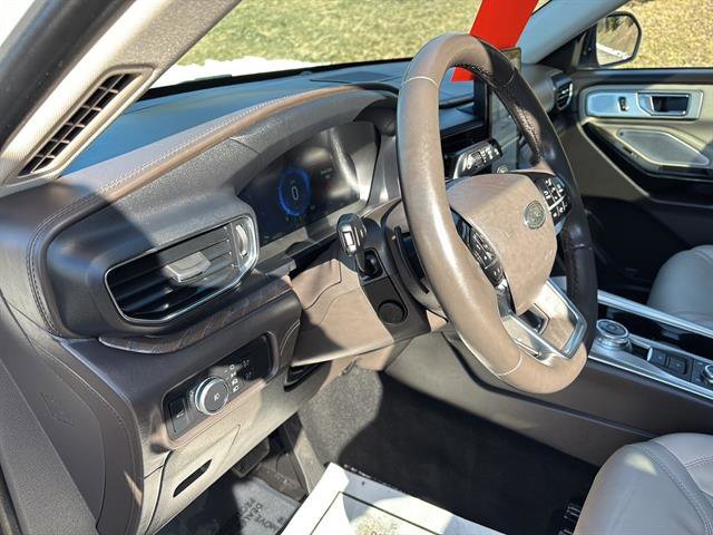 Certified 2021 Ford Explorer Platinum w/ Equipment Group 601A image 13