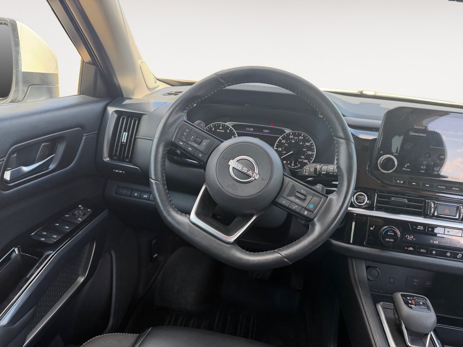 Used 2023 Nissan Pathfinder SL w/ SL Premium Package FWD image 12