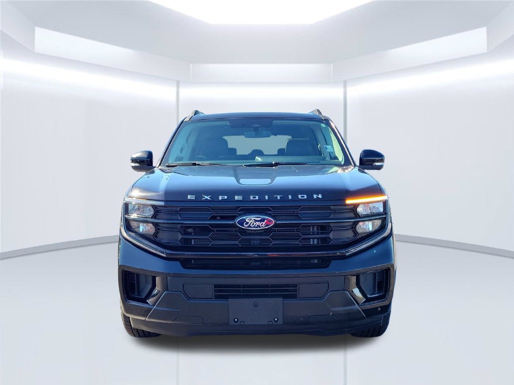 Certified 2025 Ford Expedition Active AWD/4WD image 2