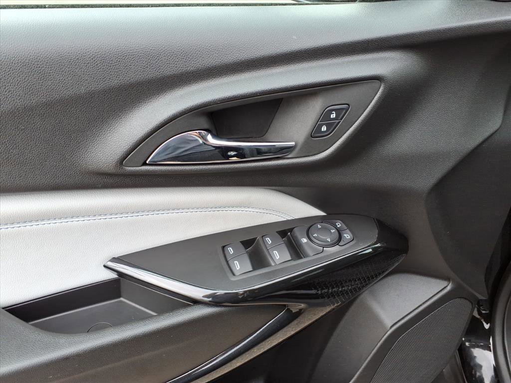 Used 2025 Chevrolet Trax LT image 9