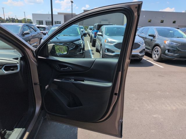 Used 2018 Chevrolet Equinox LT AWD/4WD image 14