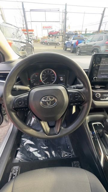 Used 2022 Toyota Corolla LE image 12