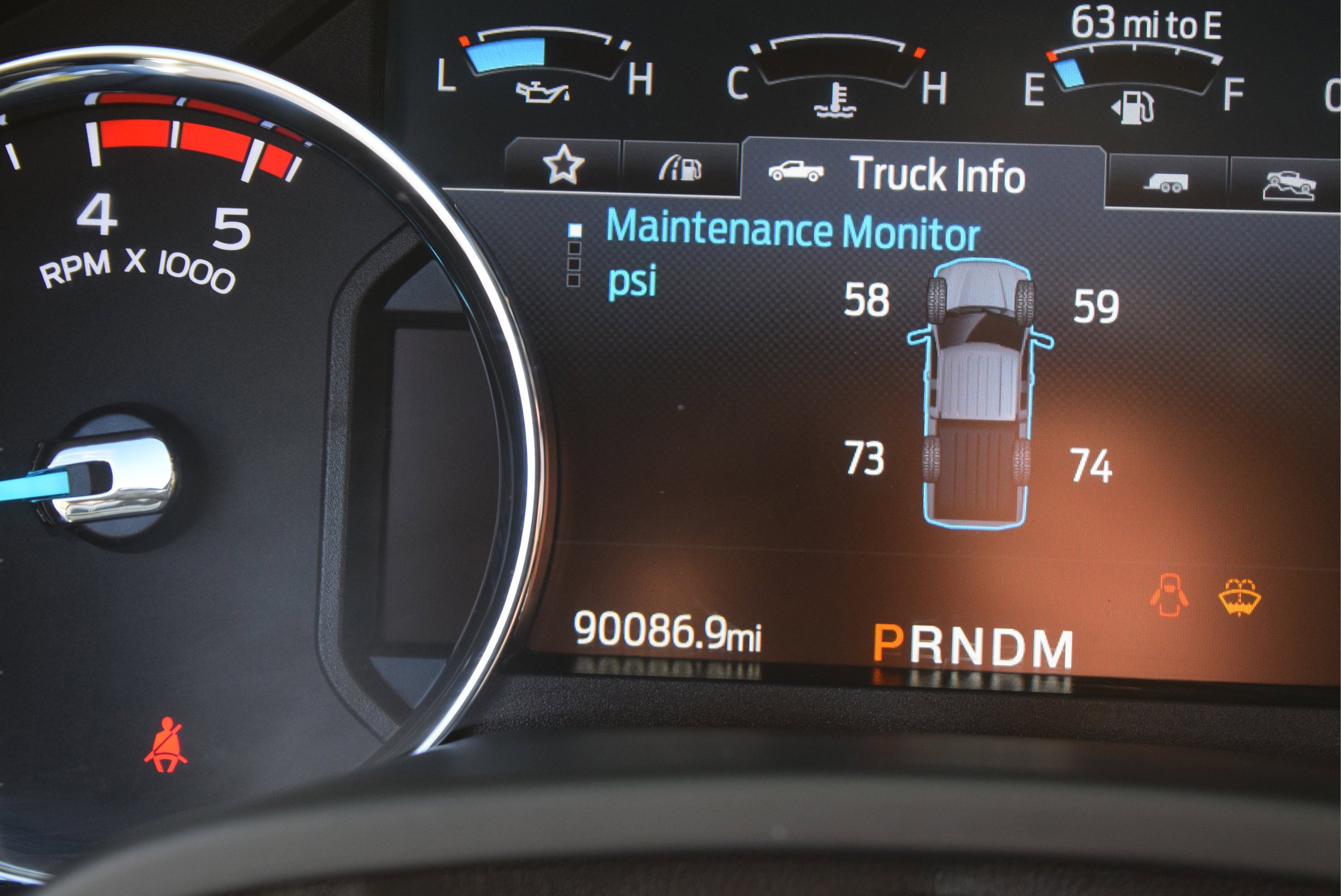 Certified 2022 Ford F350 Platinum w/ FX4 Off-Road Package AWD/4WD image 14